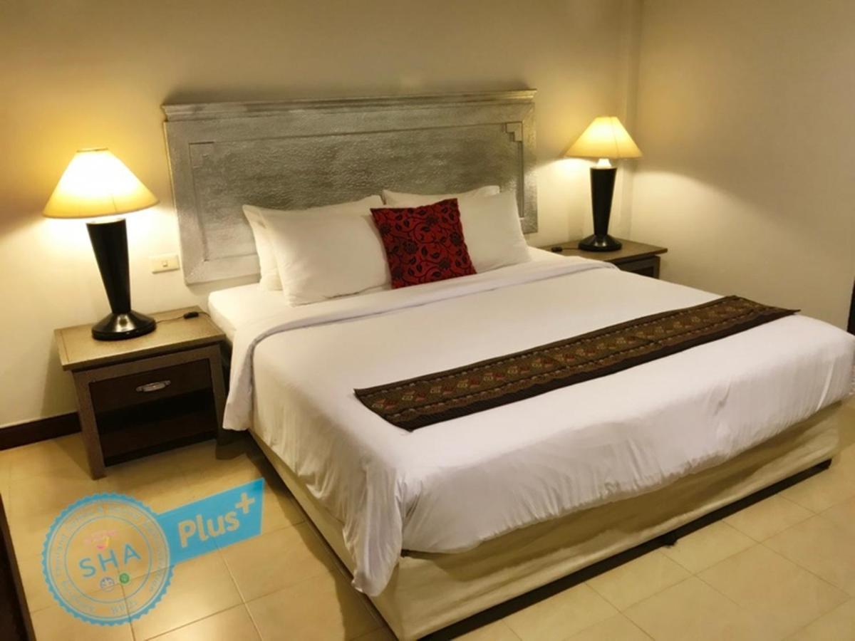 Le Tanjong House Hotell Patong Eksteriør bilde