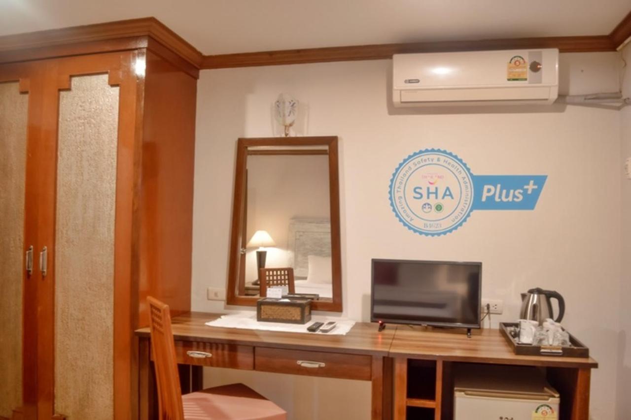 Le Tanjong House Hotell Patong Eksteriør bilde