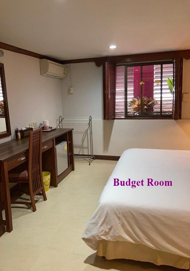 Le Tanjong House Hotell Patong Eksteriør bilde